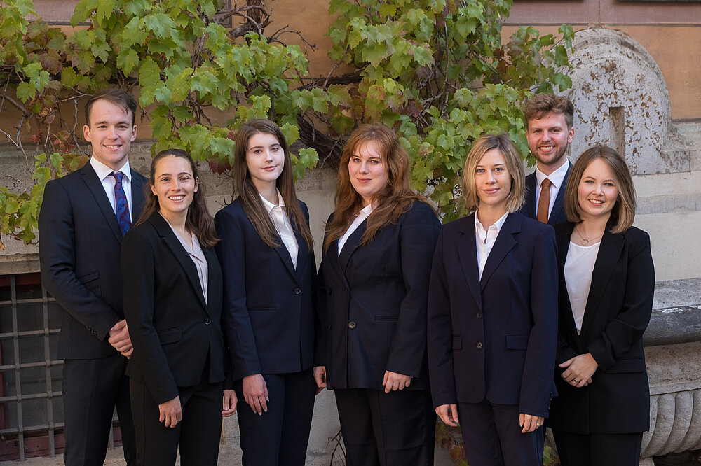 Von links: Leon Uebelhör, Charlotte Kaiser, Hannah Sheehan, Florentine Zimmermann, Isabel Neis, Sebastian Schröbel, Katharina Hofmann